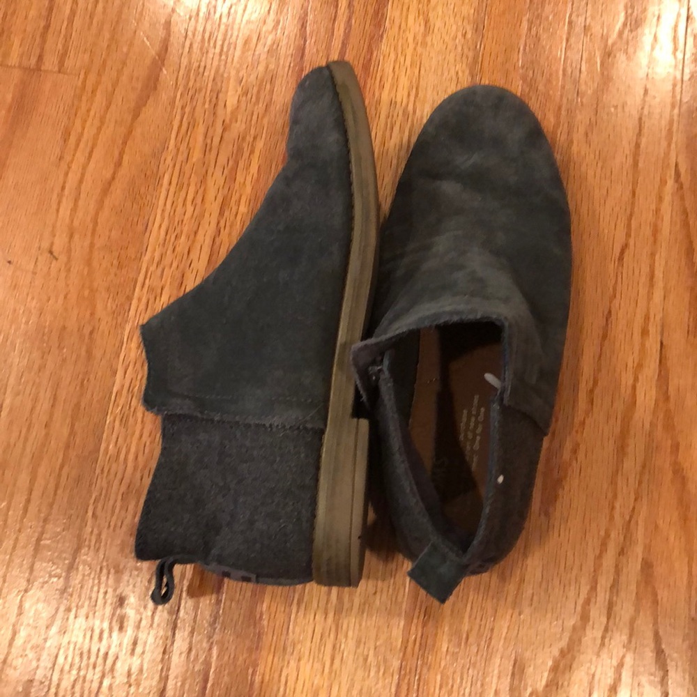 Women’s Toms boots